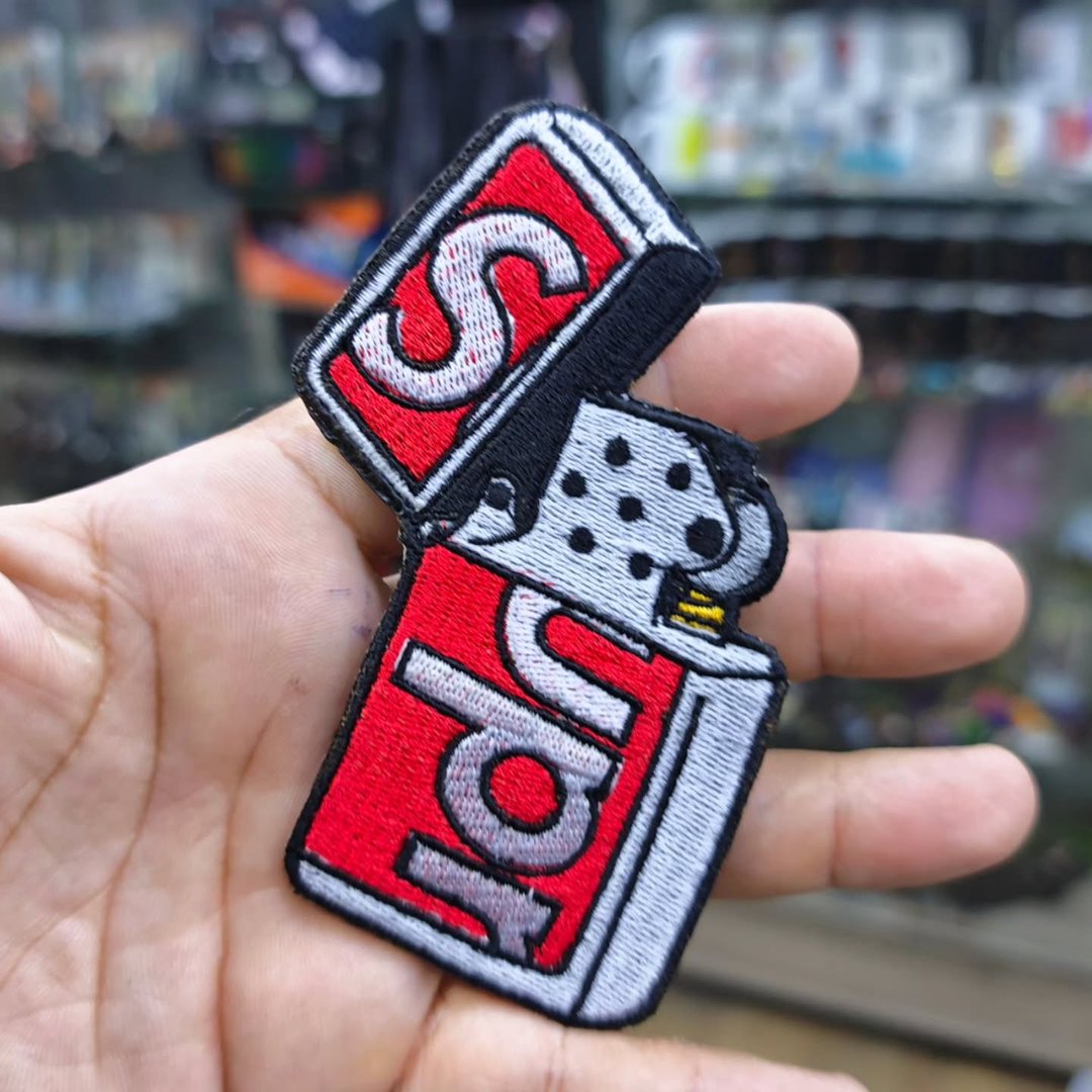 Embroidered Patch Briquet Supreme 80 x 110 MM - alternate view