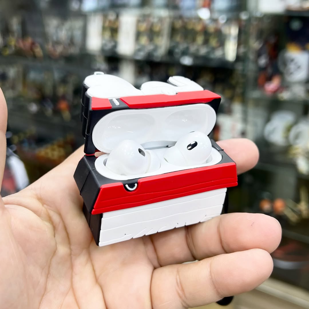 Snoopy Air Pod Pro Protector - alternate view