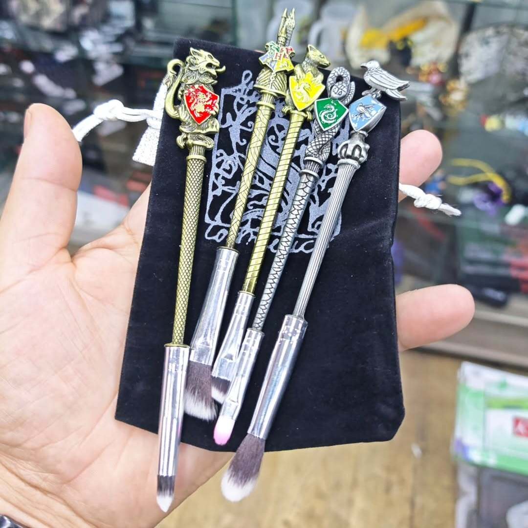 Harry Potter Makeup Brushes - alternate view