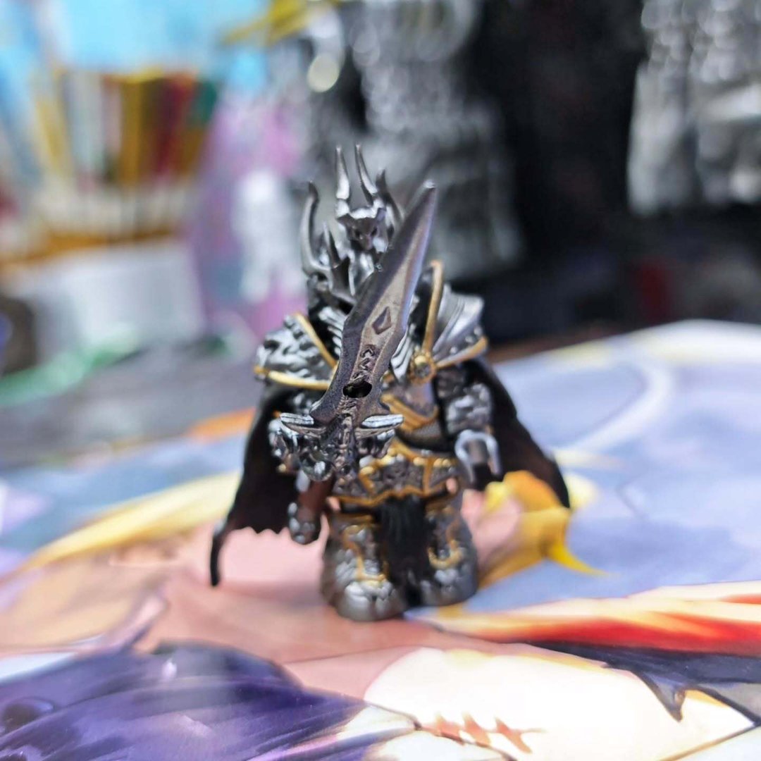 Lego Warcraft Frostmourne Minifigure - alternate view
