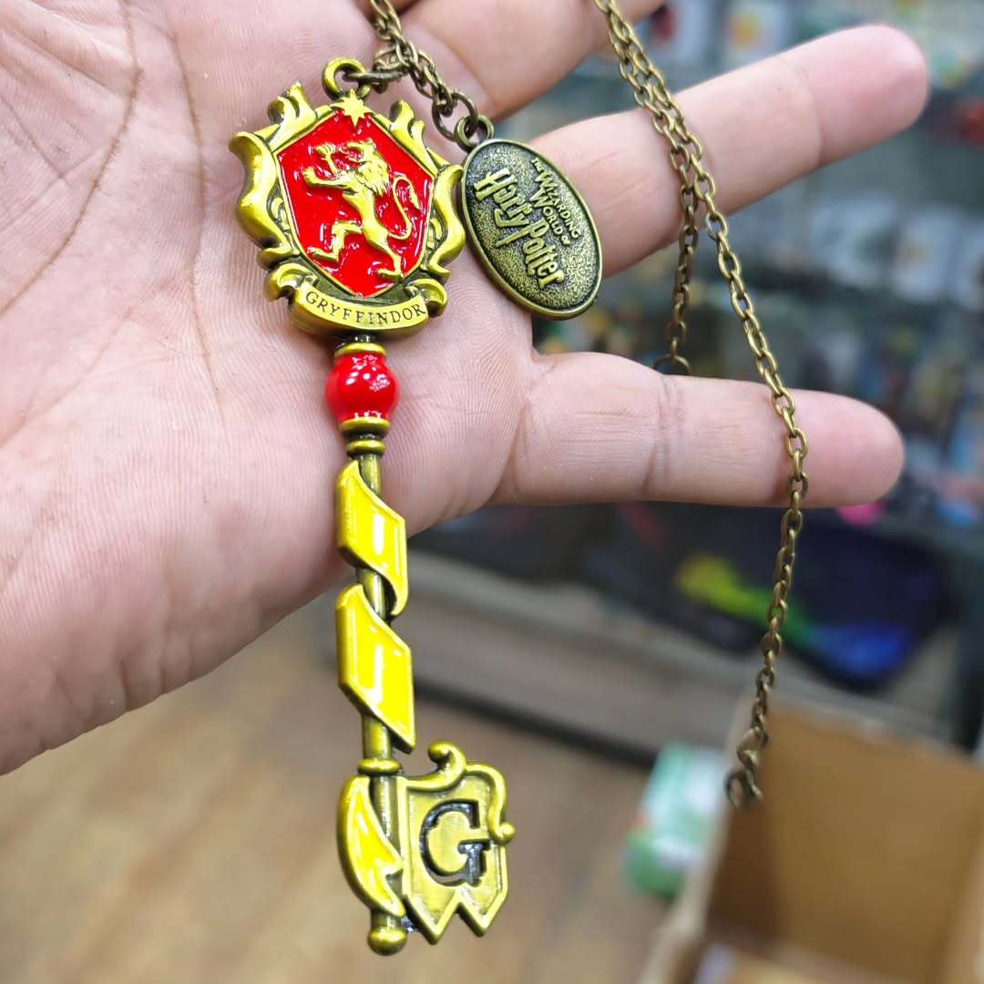 Harry Potter Gryffindor Necklace - alternate view