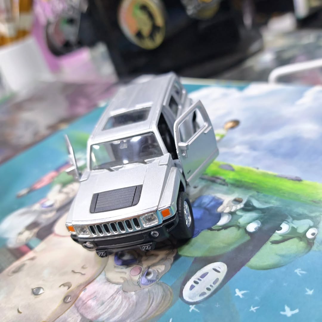 Hummer H3 - alternate view
