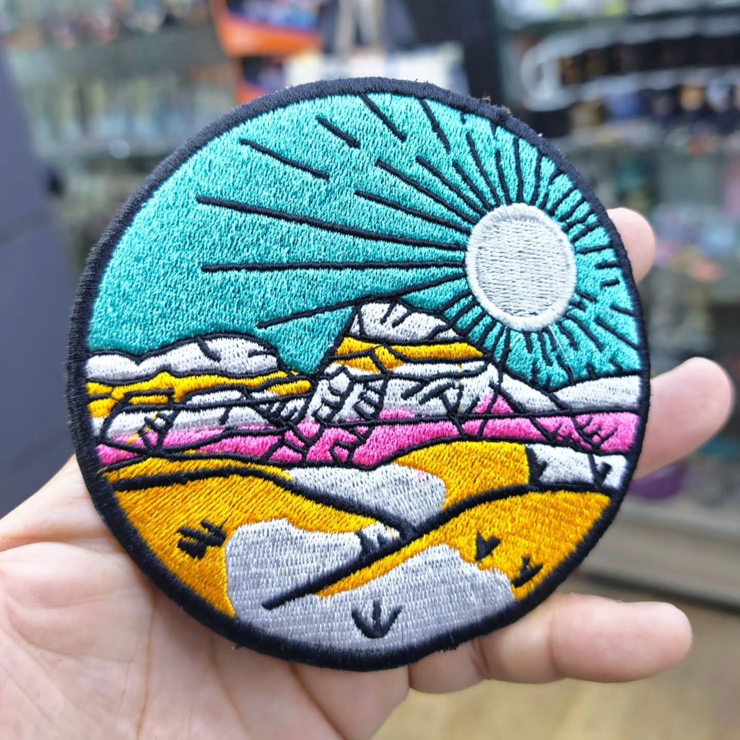 Embroidered Patch Nature Mountain Sun 115x115 CM - alternate view