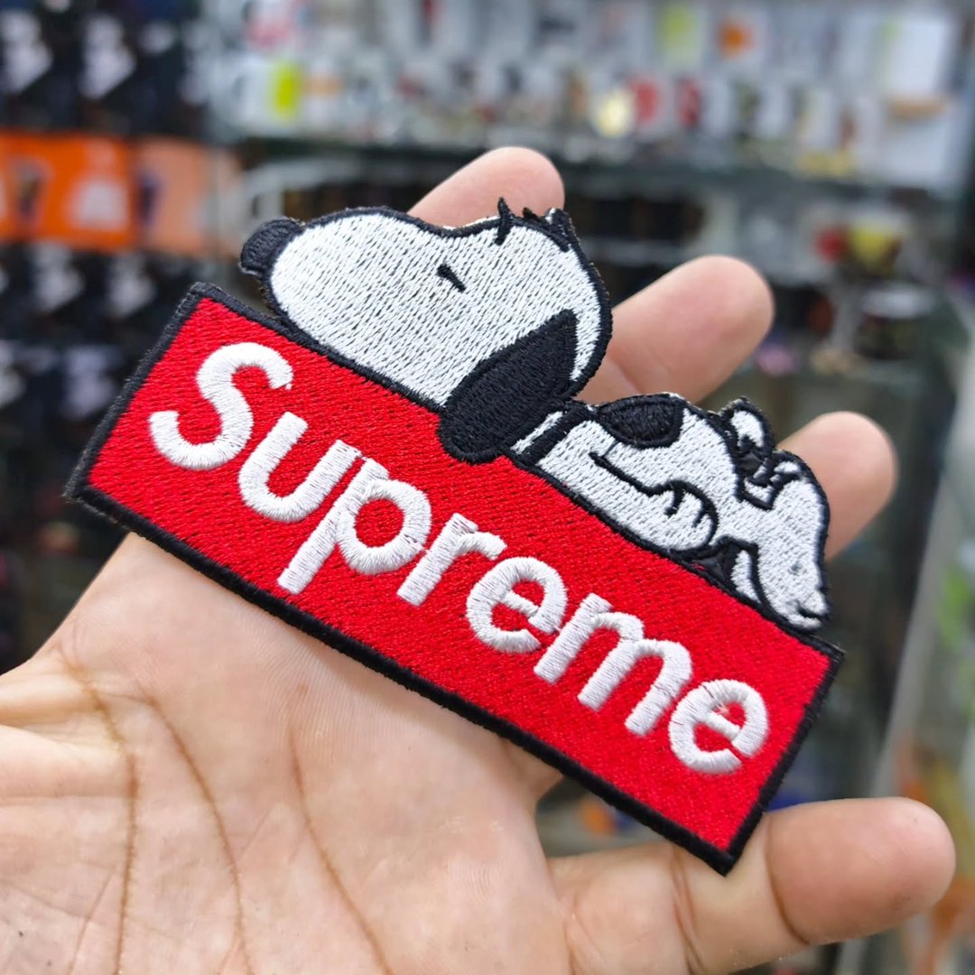 Embroidered Patch Snoopy Supreme 70 x 105 MM - alternate view