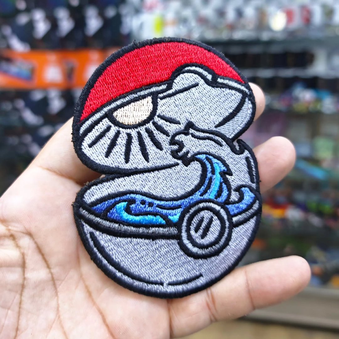 Embroidered Patch PoketBall Pokemon 85 x 100 MM - alternate view