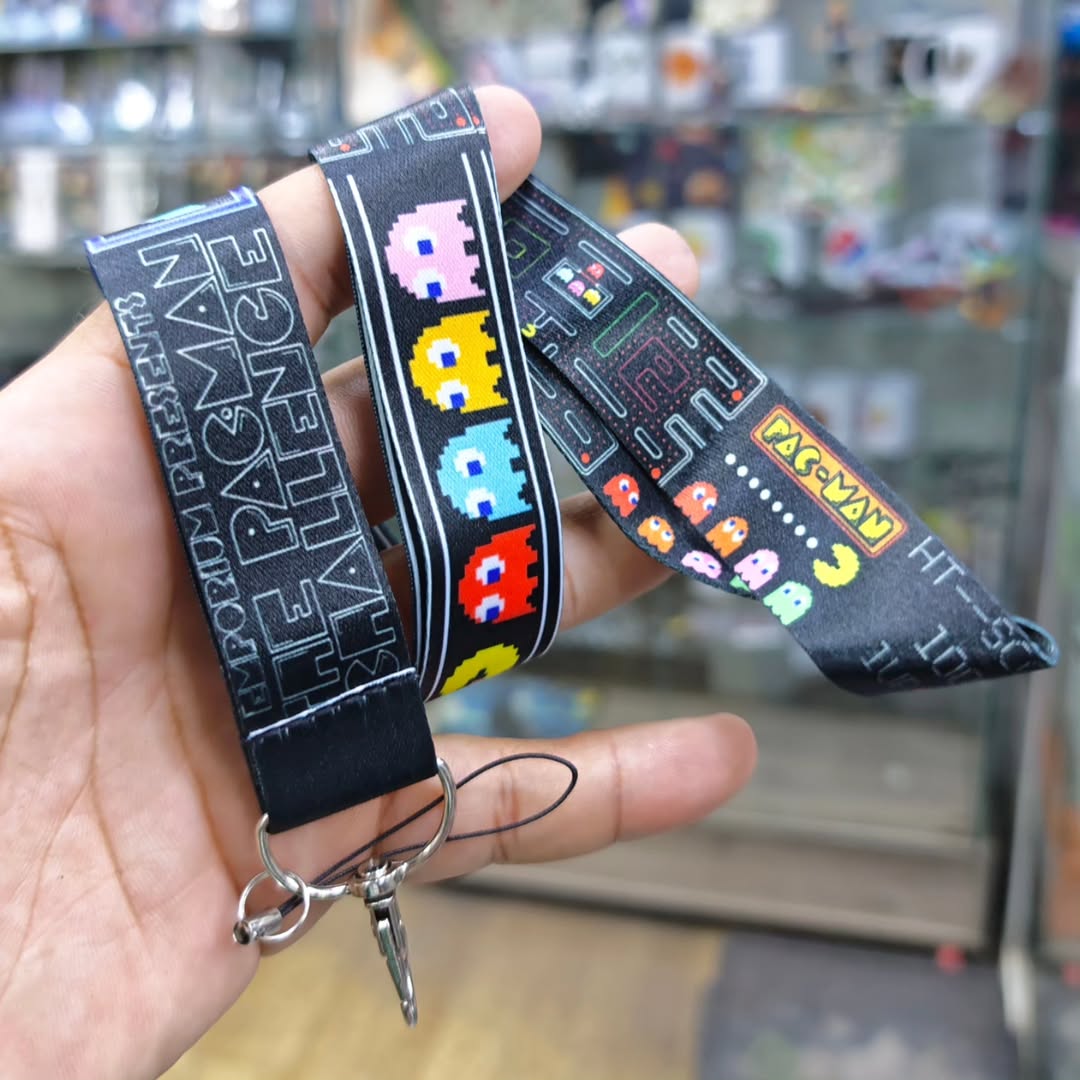 Pac-Man Smartphone Attachment Keychain - alternate view