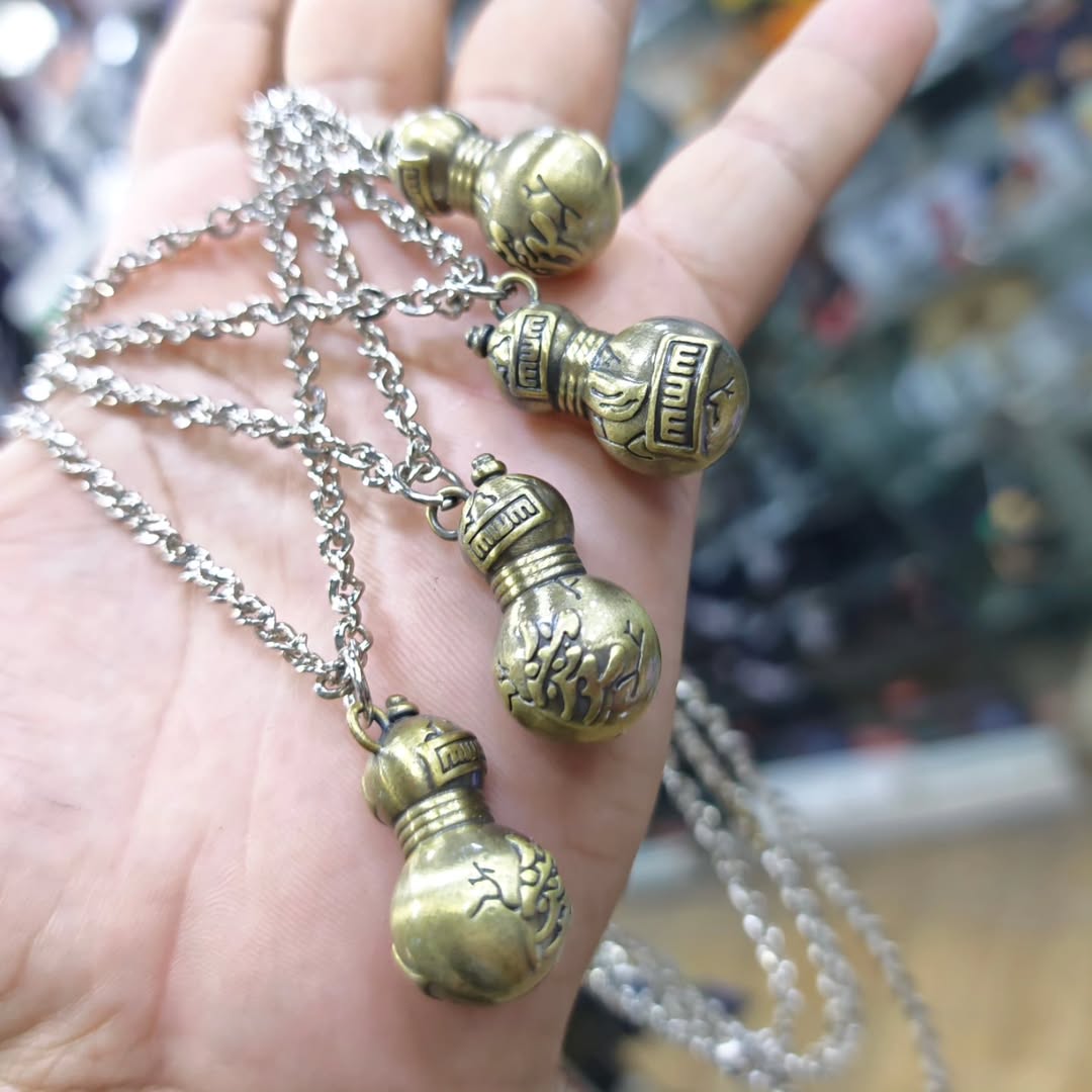 Naruto Gaara Necklace - alternate view