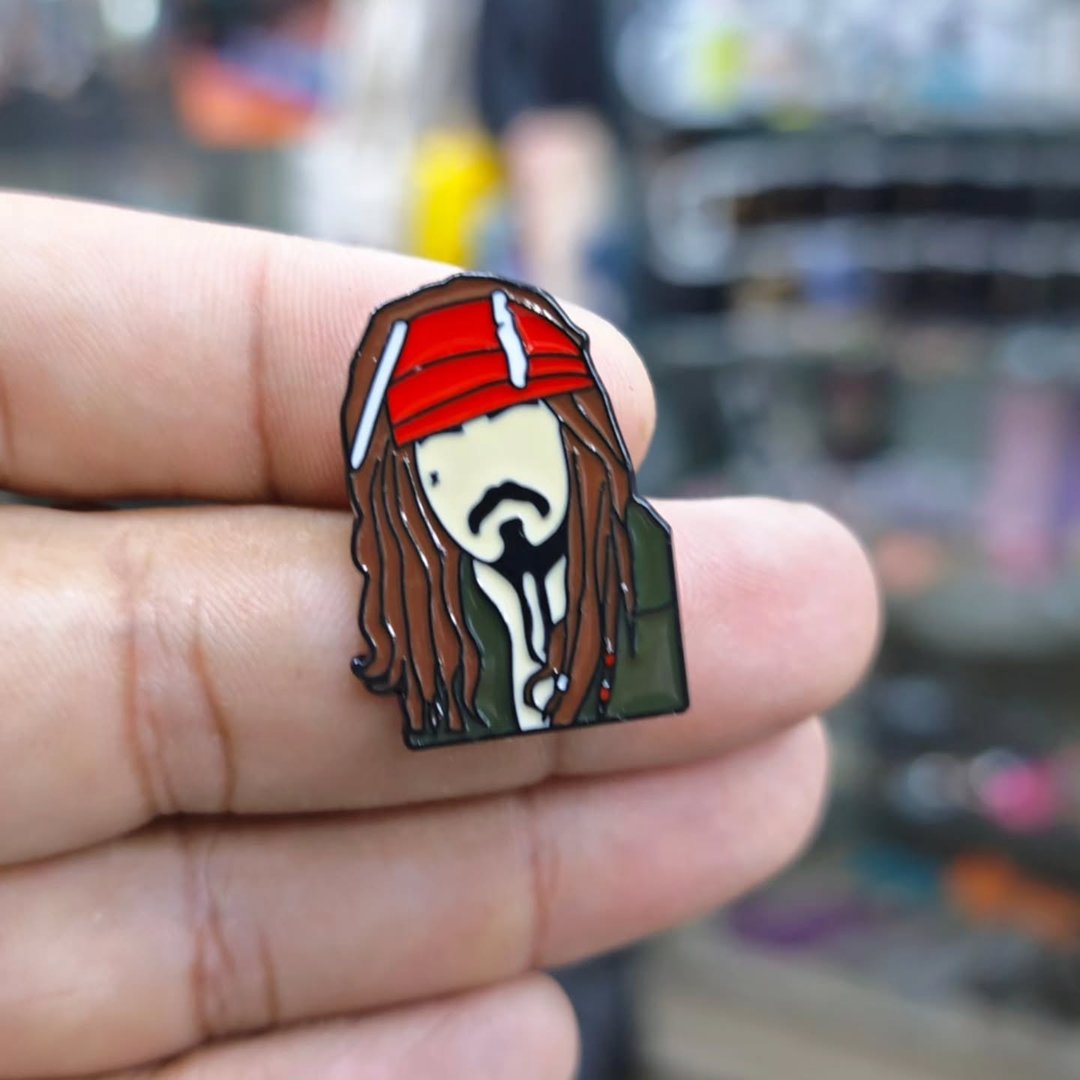 Pirates Des Caraibes Pins - alternate view