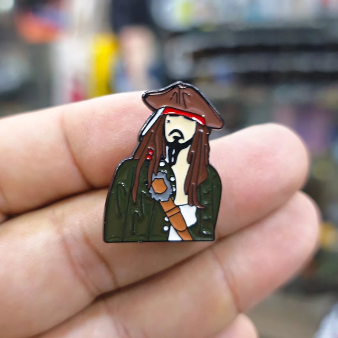 Pirates Des Caraibes Pins - alternate view