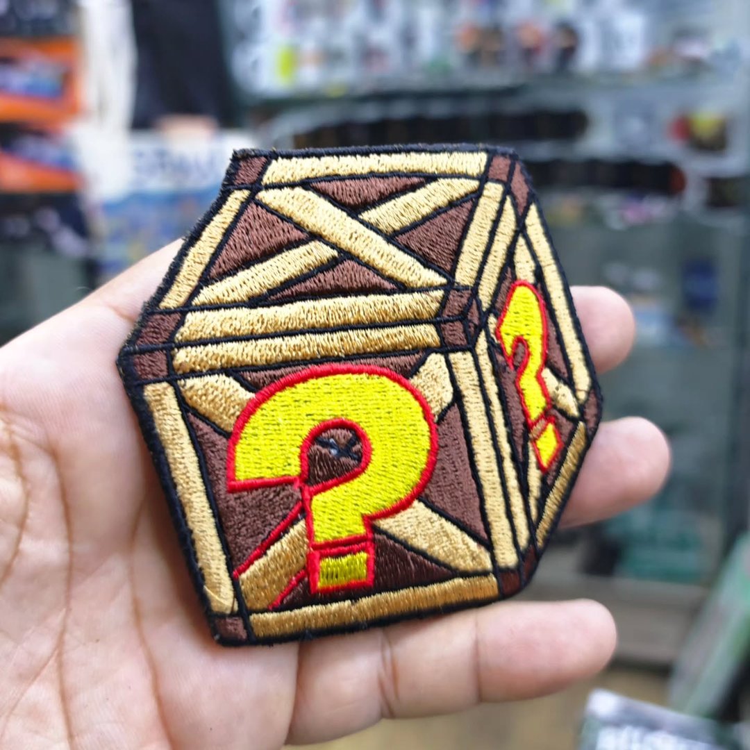 Embroidered Patch Crash Box 85x85 cm - alternate view
