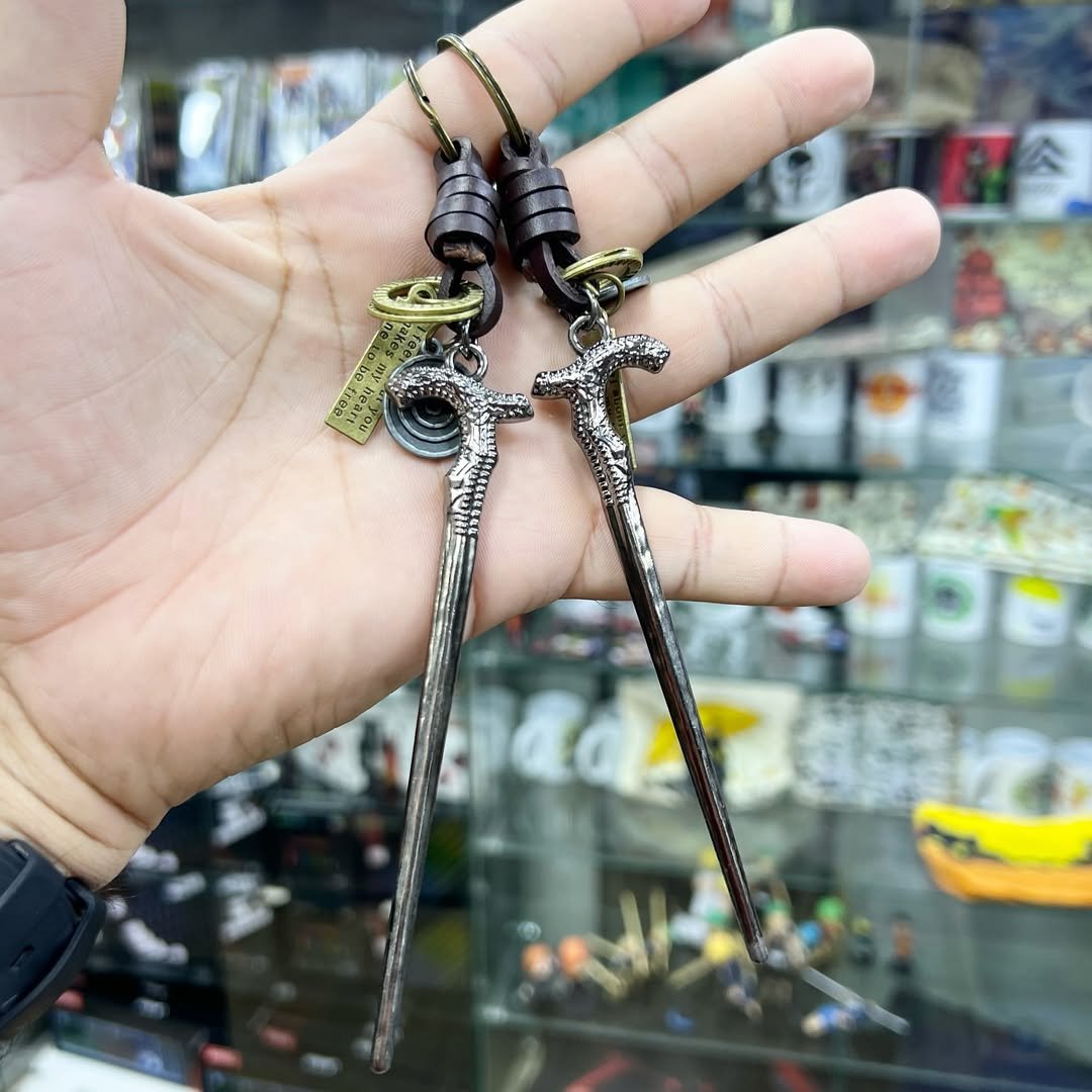 Devil May Cry Keychain #17 - alternate view