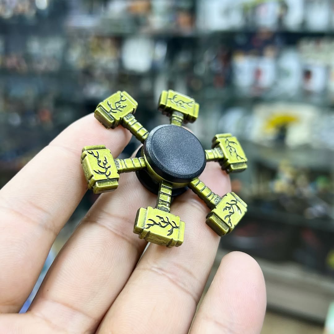 Hand Spinner Thor Hammer Marvel #211 - alternate view