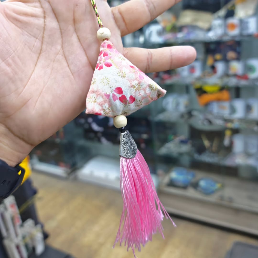 Chinese Pom Poms - alternate view