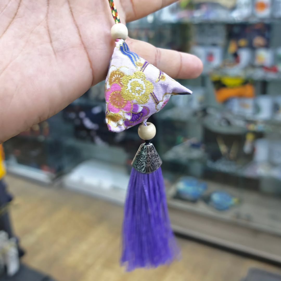 Chinese Pom Poms - alternate view