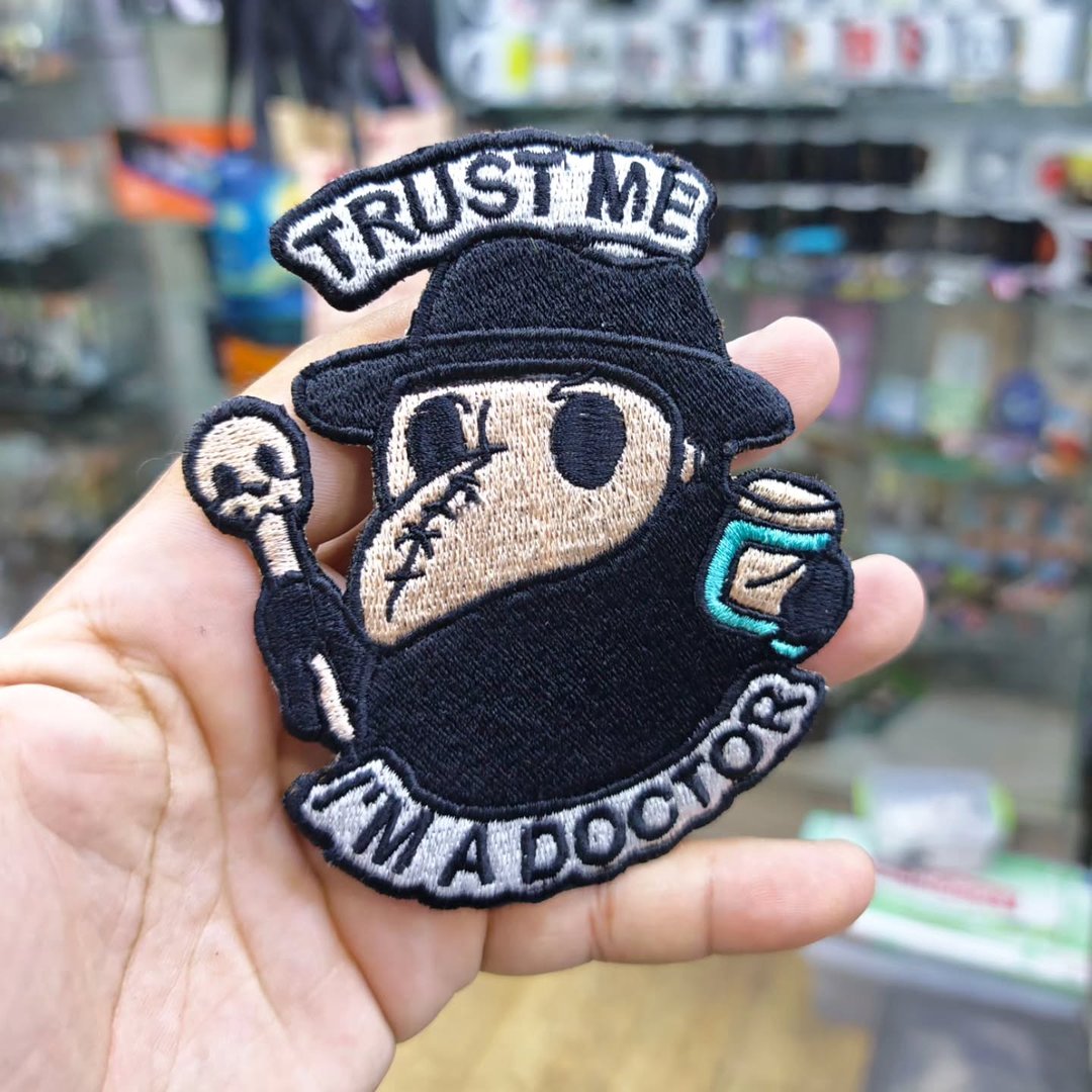 Embroidered Patch Trust Me Im A Doctor 90 x 110 MM - Embroidered Patch