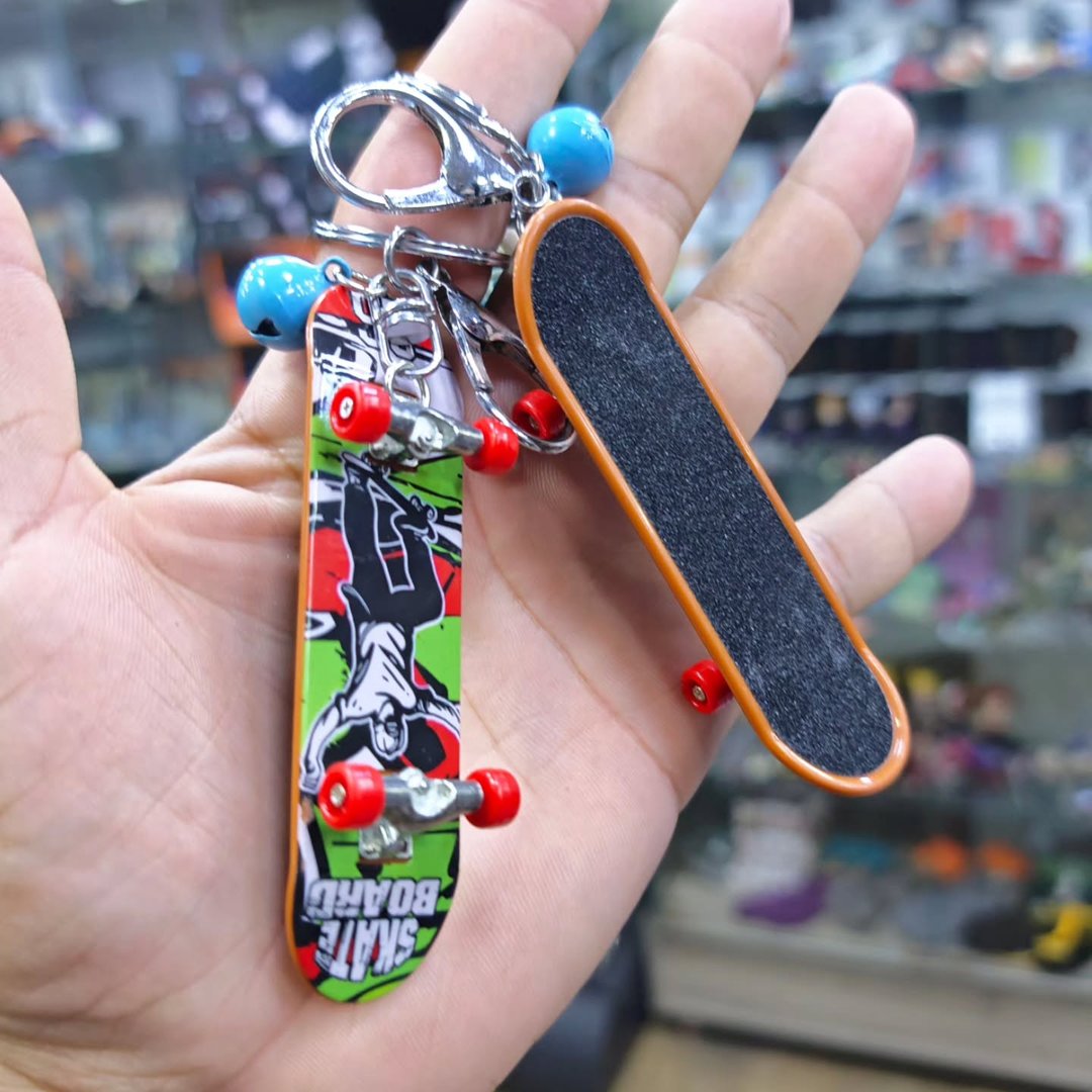 Skateboard Keychain - Keychain