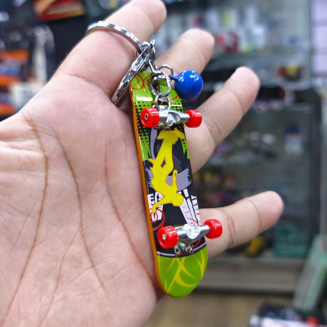 Skateboard Keychain - Keychain