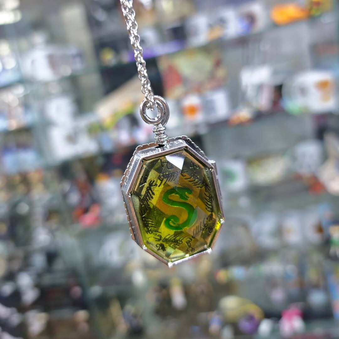 Harry Potter Slytherin Necklace - Necklace