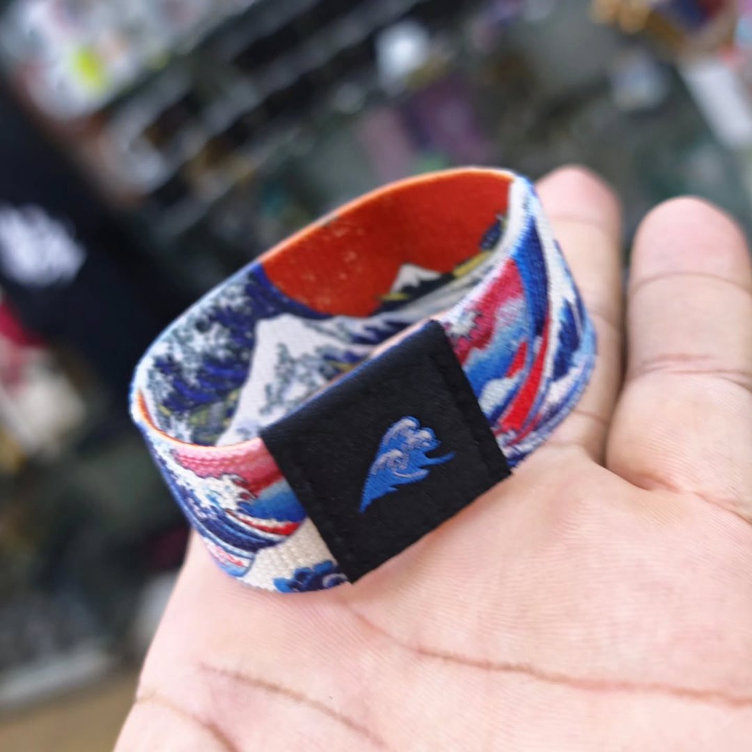 The Great Wave Bracelet - Bracelet