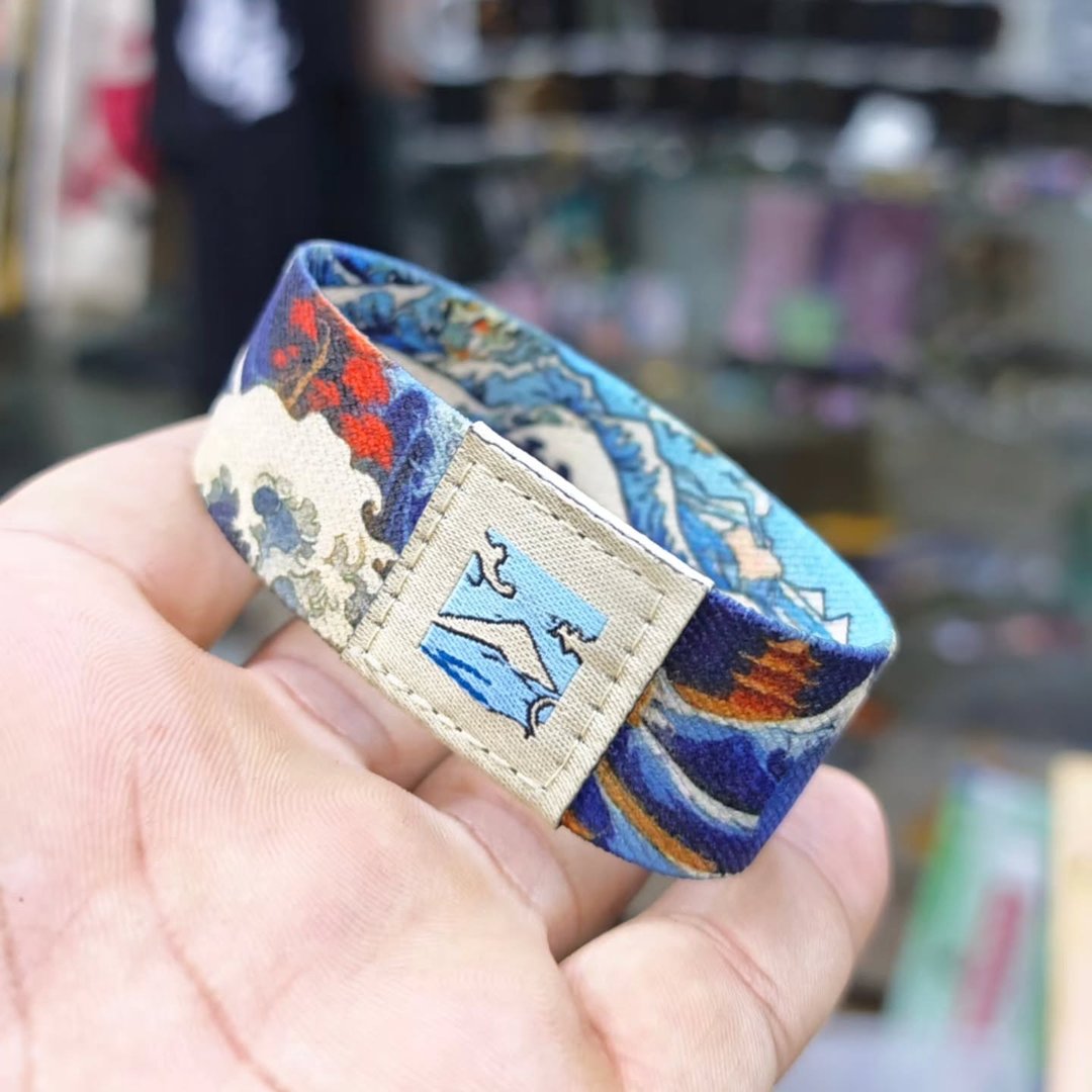 The Great Wave Bracelet - Bracelet