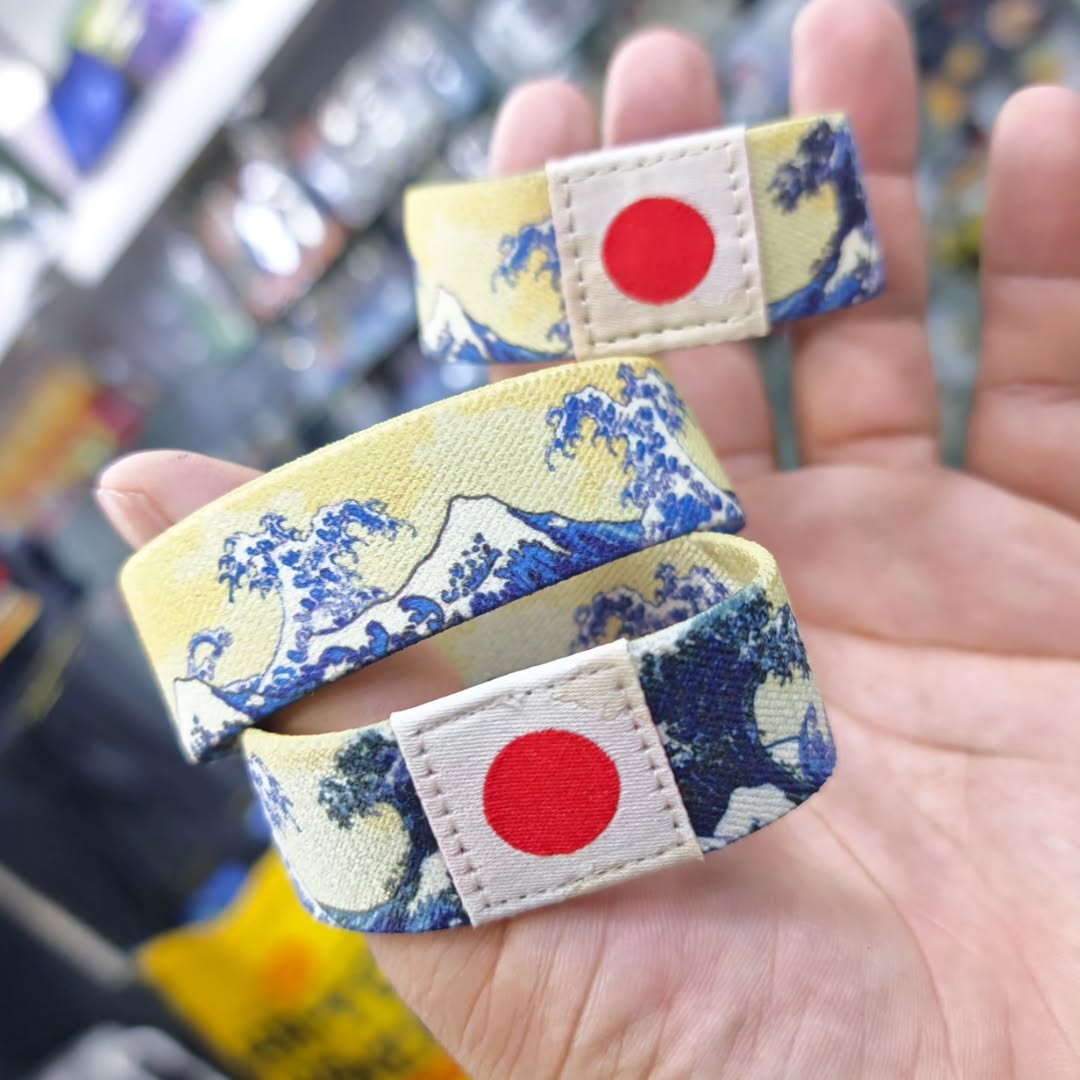 The Great Wave Bracelet - Bracelet