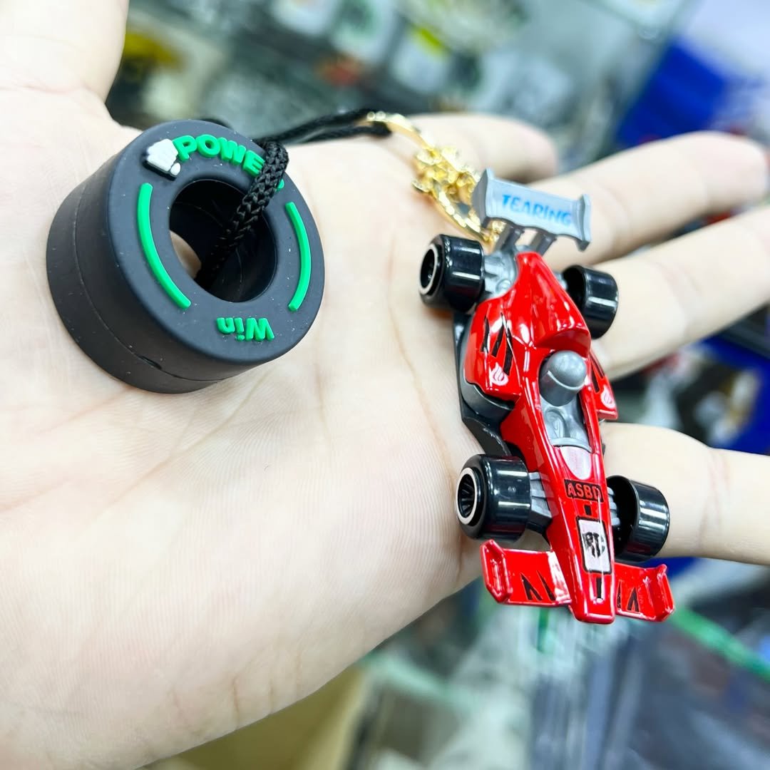 Formula 1 Keychain - Keychain