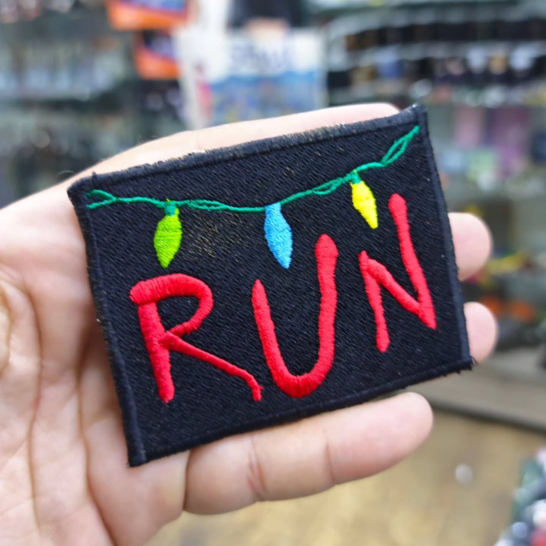 Embroidered Patch Stranger Thins Run 65x85 CM - Embroidered Patch
