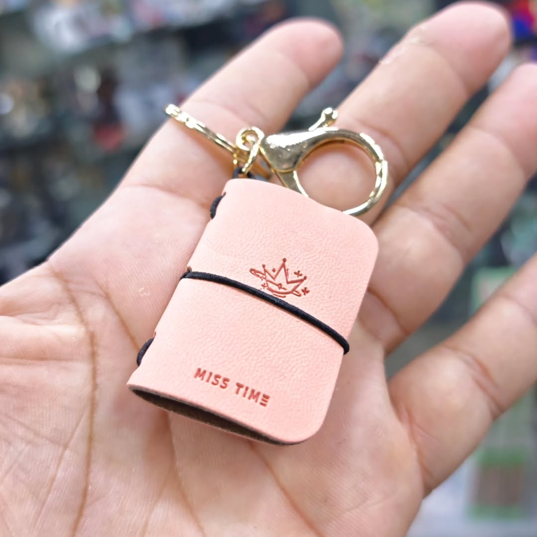 Notepad Keychain - Keychain