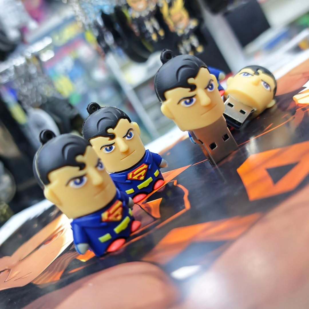 Superman USB Flash Drive 16 GB - Storage